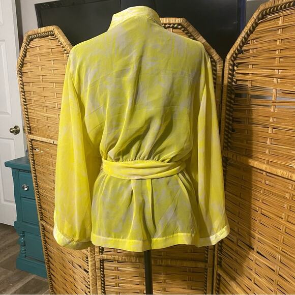 H&M Sheer Yellow pattern Wrap Kimono Top with belt size 12 - Picture 7 of 12